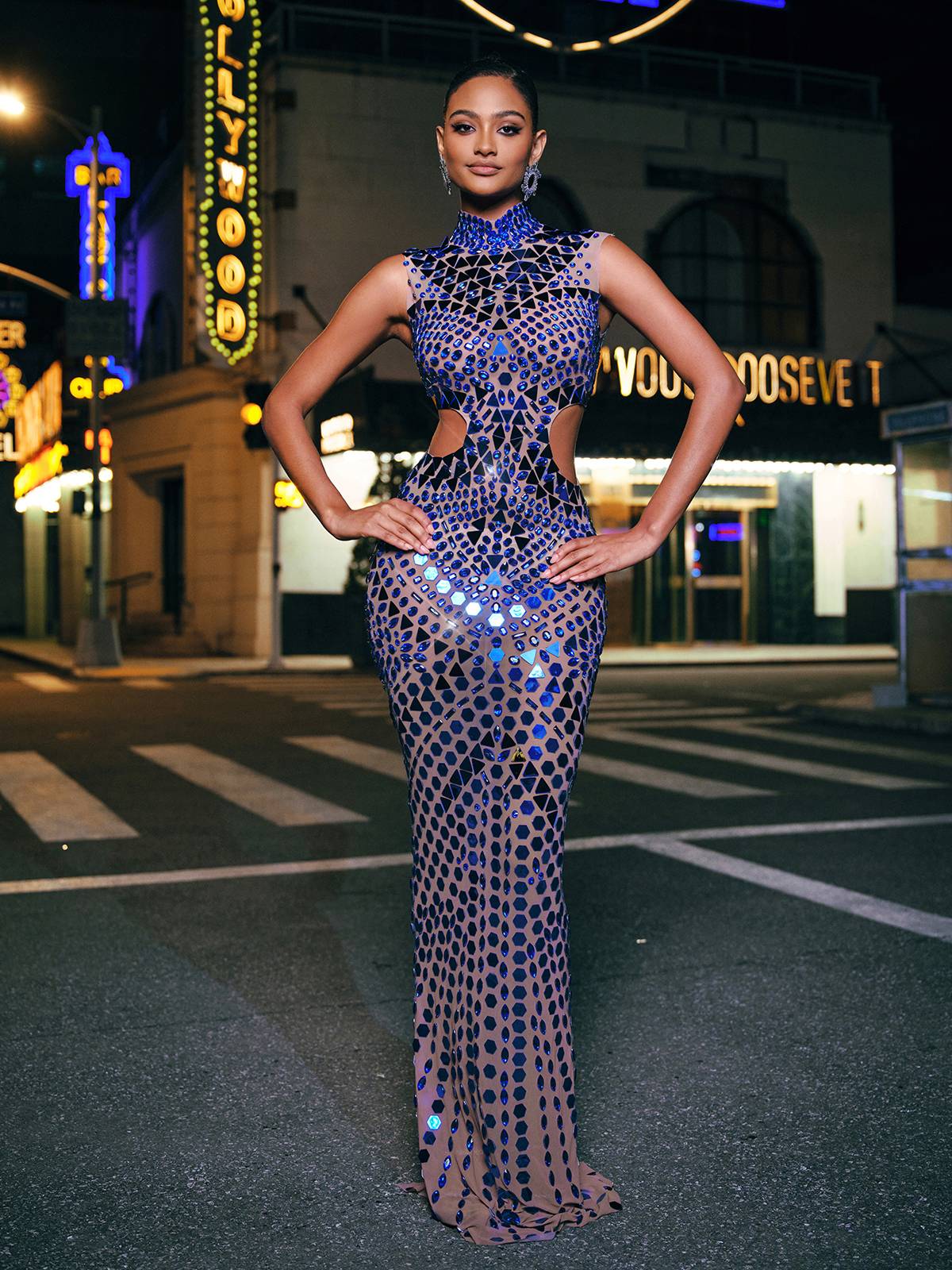 Tonica Yüksek Yaka Rhinestone Akrilik Maxi Elbise